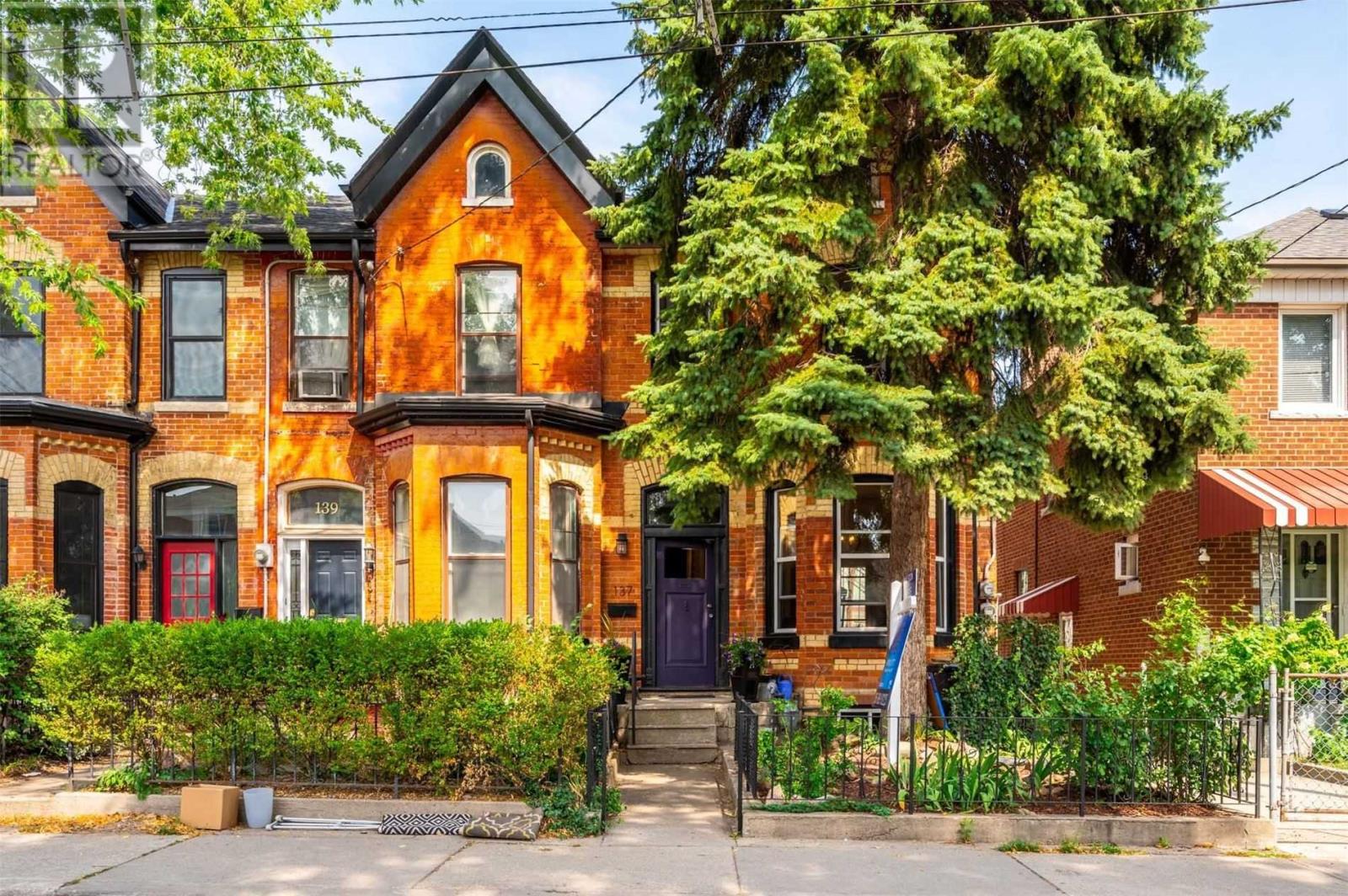 137 Denison Avenue, Toronto, ON, M5T 2N2