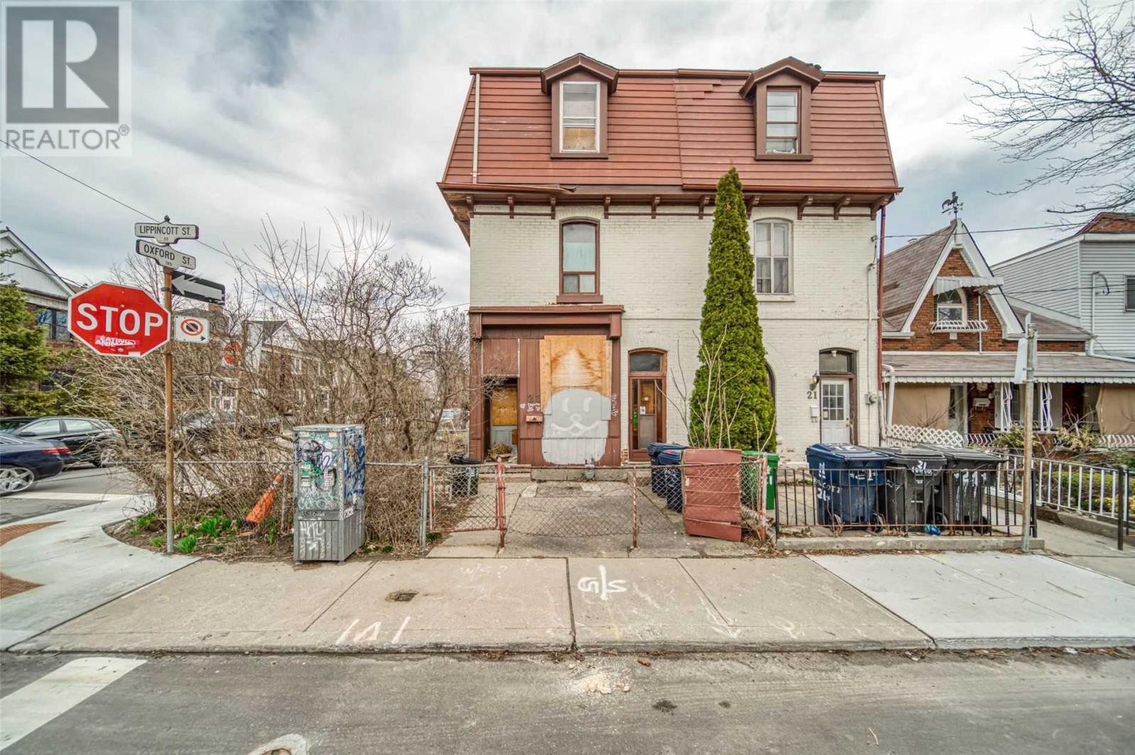 23 Lippincott Street, Toronto, ON, M5T 2R4