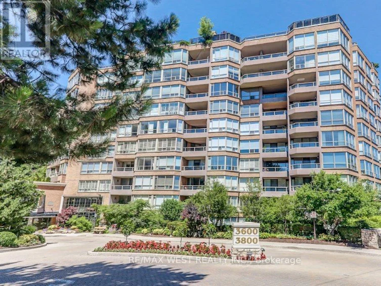 426-3600 Yonge Street, Toronto, ON, M4N 3R8