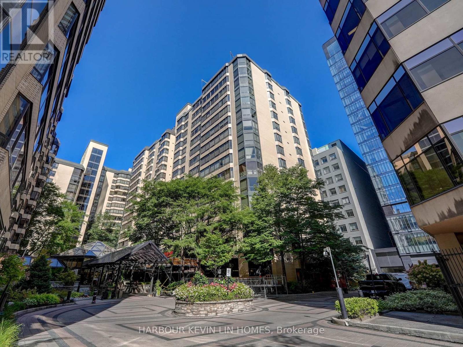 107-280 Simcoe Street, Toronto, ON, M5T 2Y5