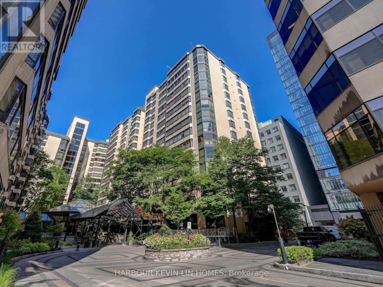 107-280 Simcoe Street, Toronto, ON, M5T 2Y5