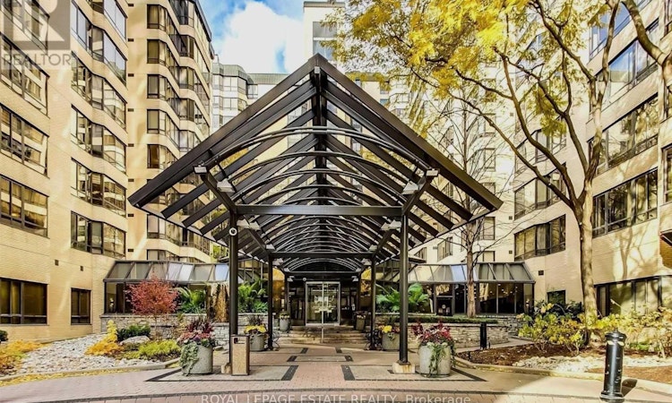 Ph3-280 Simcoe Street
