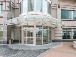 810-18 Lee Centre Dr  
