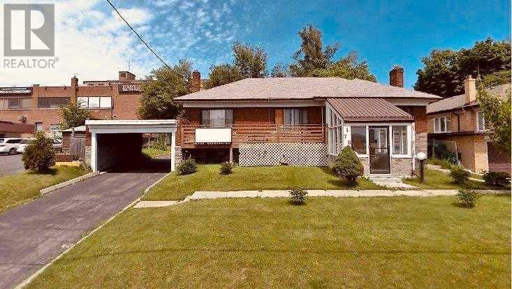 1785 Victoria Park  