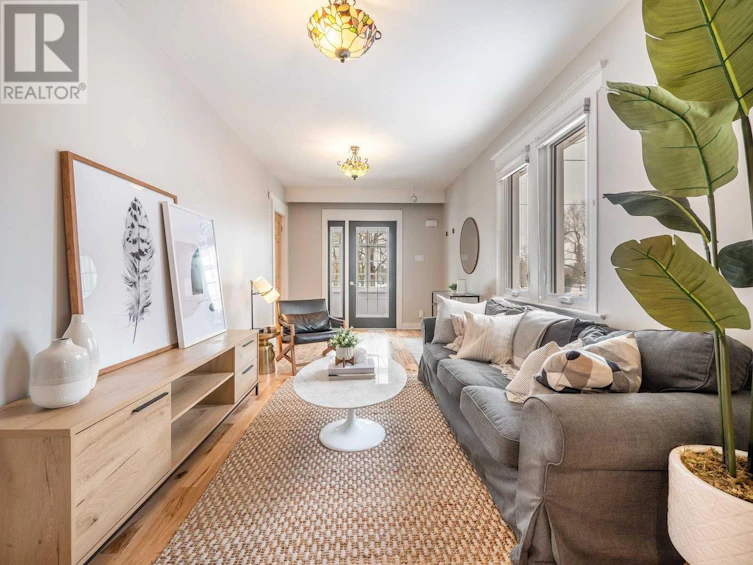 3722 St Clair Avenue East, Toronto, ON, M1M 1T6