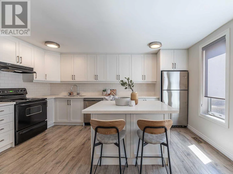 10-83 Pape, Toronto, ON, M4M 2V5