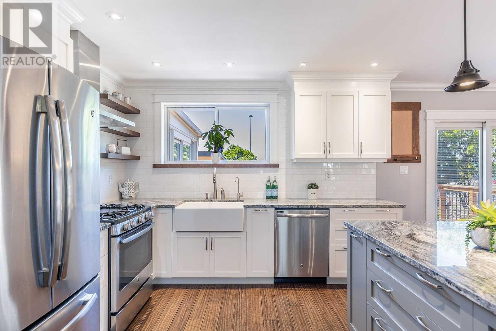 938 Greenwood Crescent, Whitby, ON, L1N 1C8
