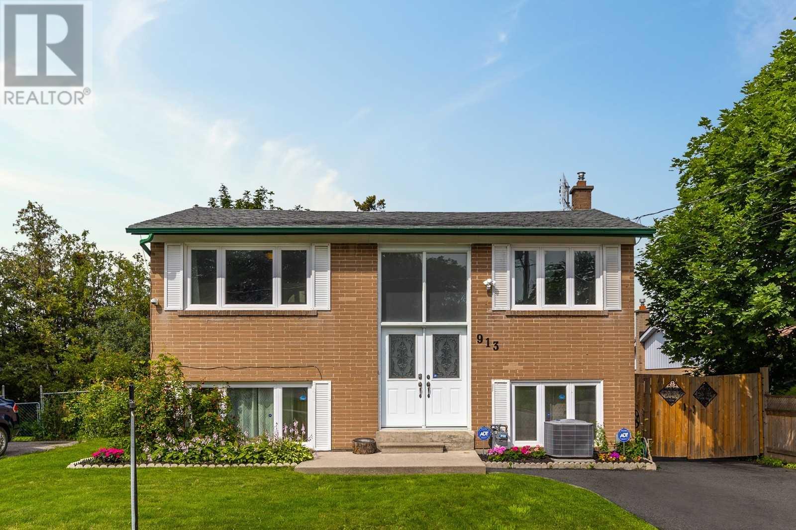 913 Greenwood Crescent, Whitby, ON, L1N 1C9