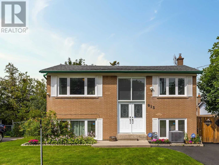 913 Greenwood Crescent, Whitby, ON, L1N 1C9