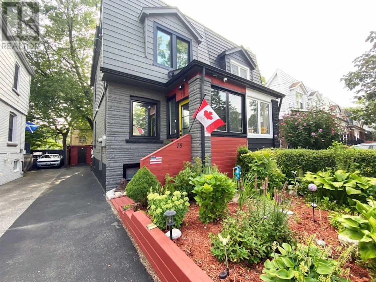 78 Hiltz Avenue, Toronto, ON, M4L 2N5