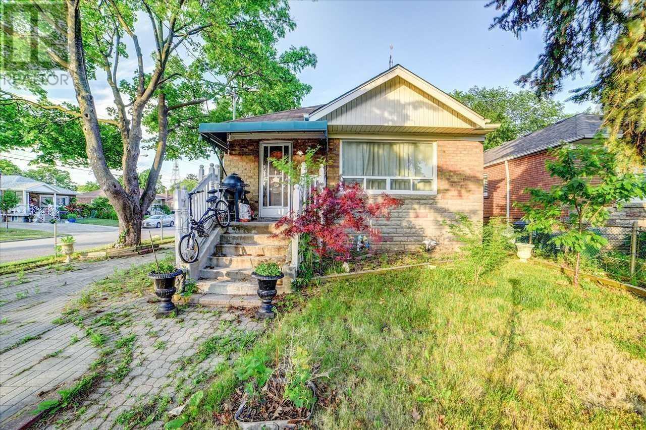 41 Balaclava Drive, Toronto, ON, M1P 1E5