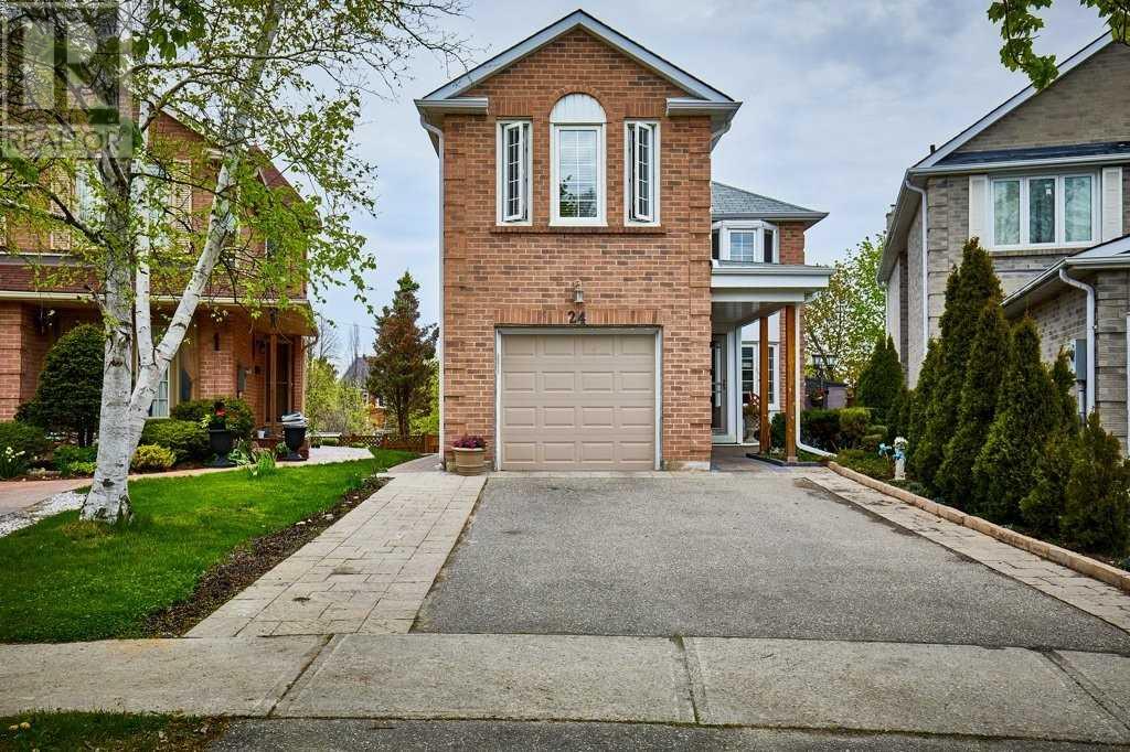 24 Colleen St  