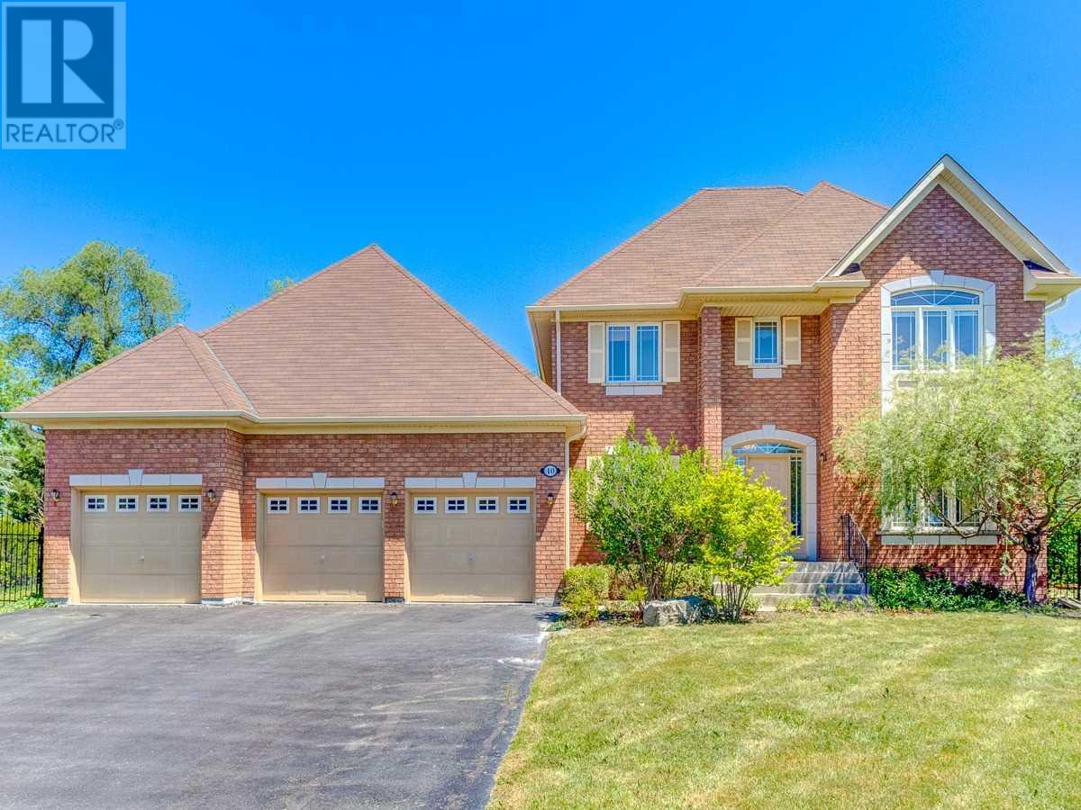 40 Hunterwood Chase North  