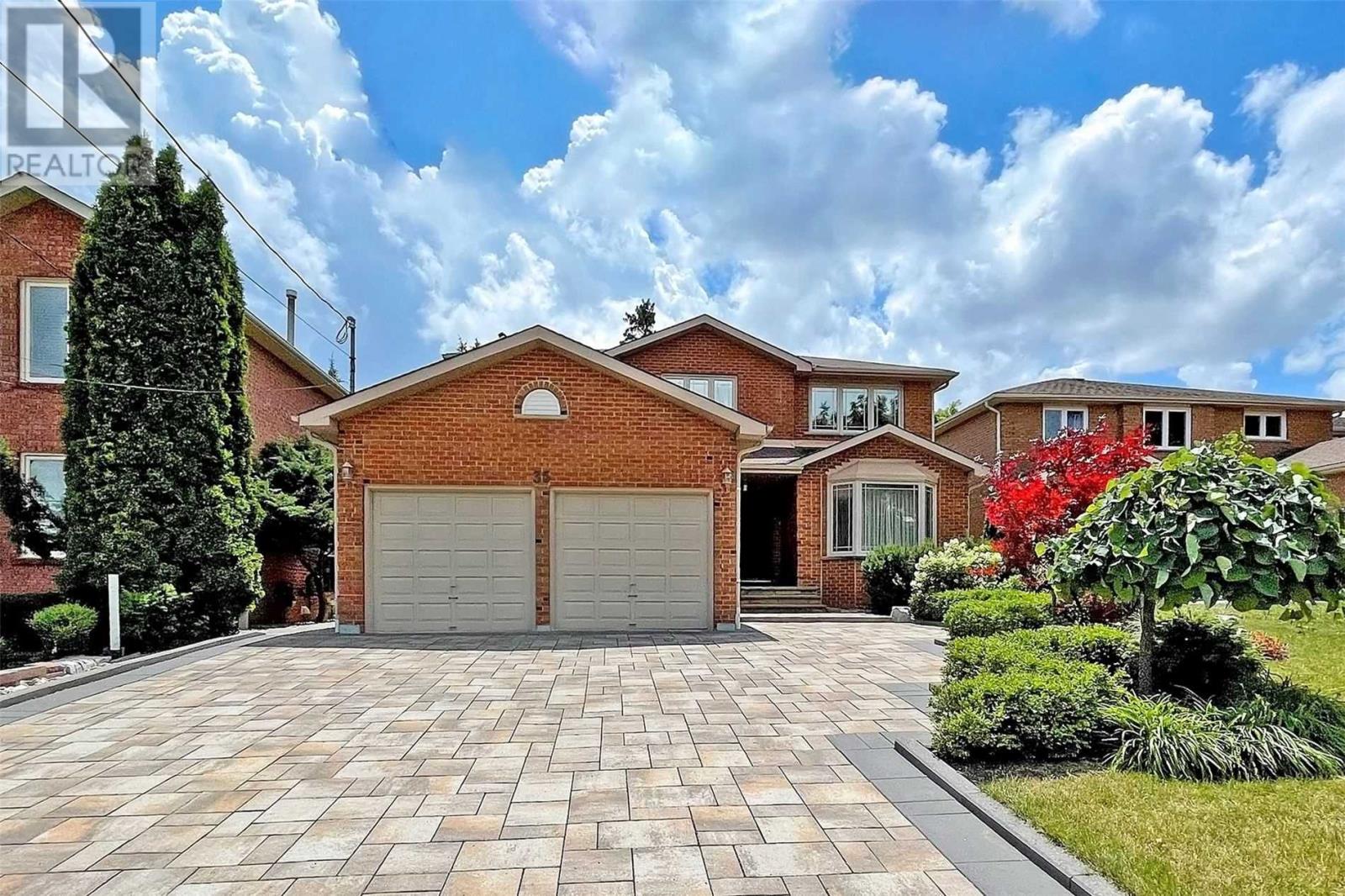 35 Oxford Street, Richmond Hill, ON, L4C 4L6