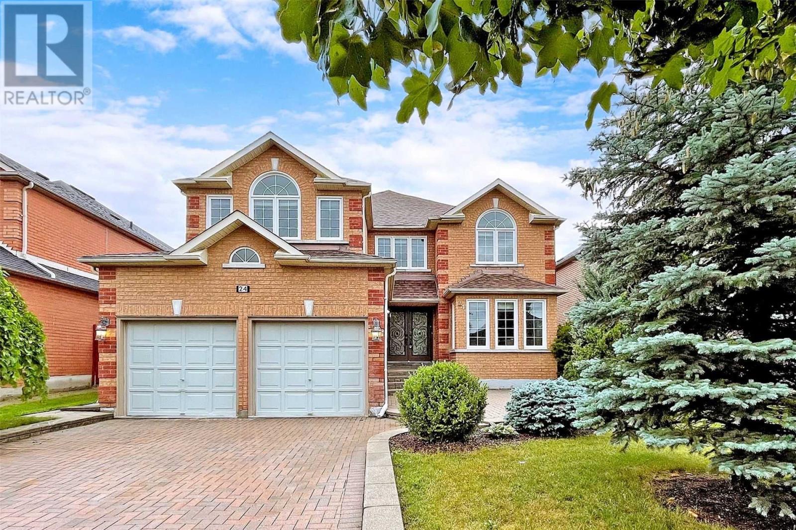24 Hamills Crescent, Richmond Hill, ON, L4S 1C1