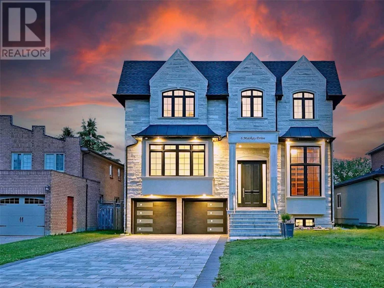 6 Mackay Drive, Richmond Hill, ON, L4C 6P1