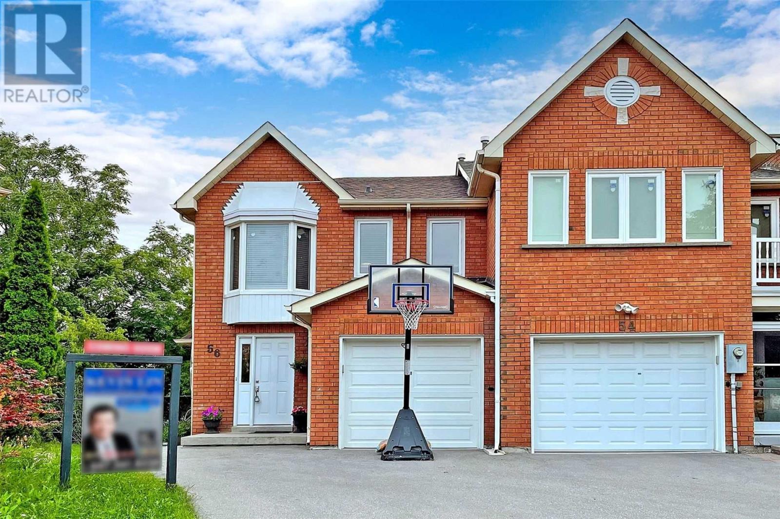 56 Queensmill Court, Richmond Hill, ON, L4B 1N3