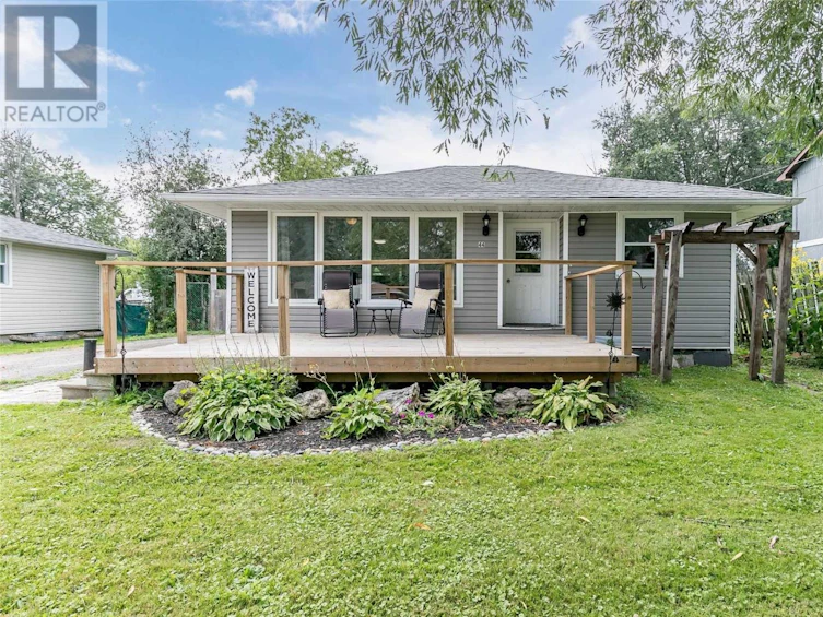 44 Glenview Avenue, Georgina, ON, L0E 1N0