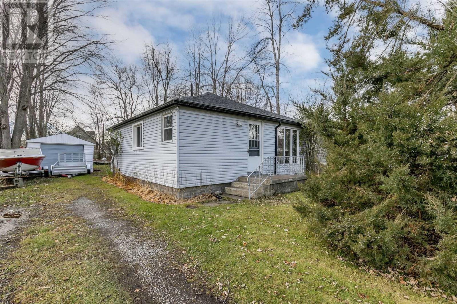 128 Woodfield Drive, Georgina, ON, L0E 1N0
