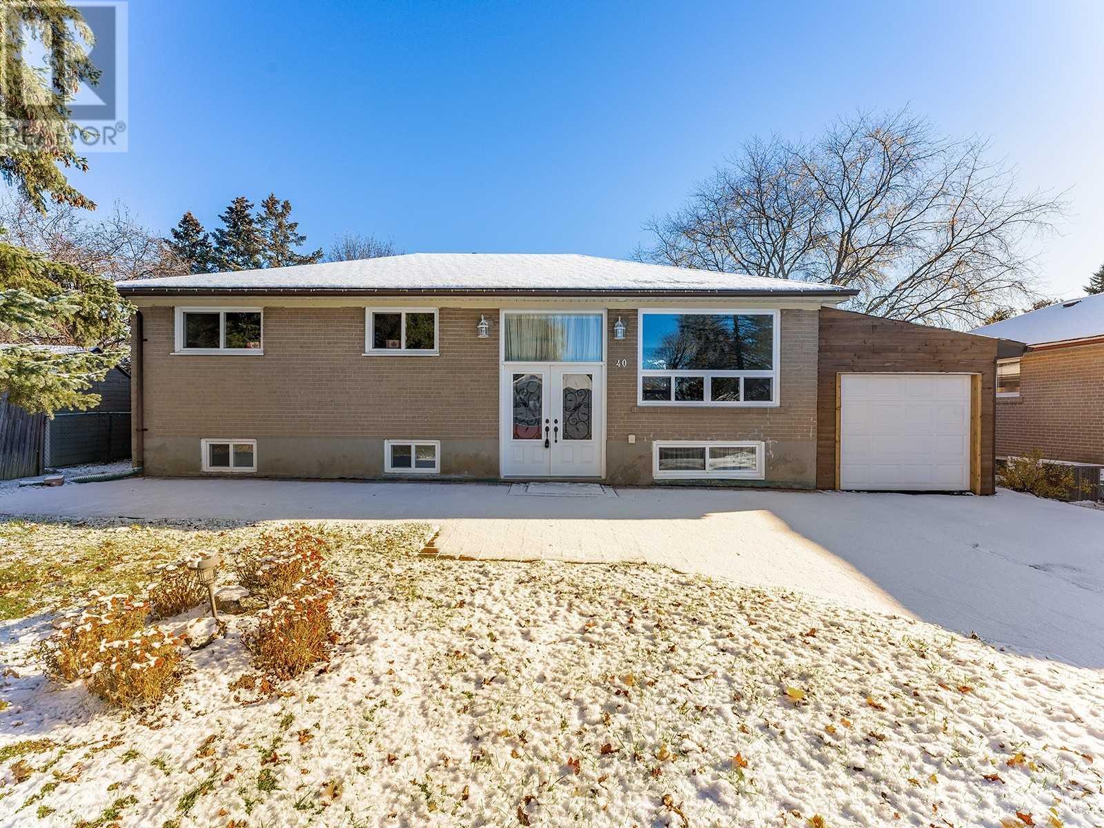 40 Foreht Crescent, Aurora, ON, L4G 3E8