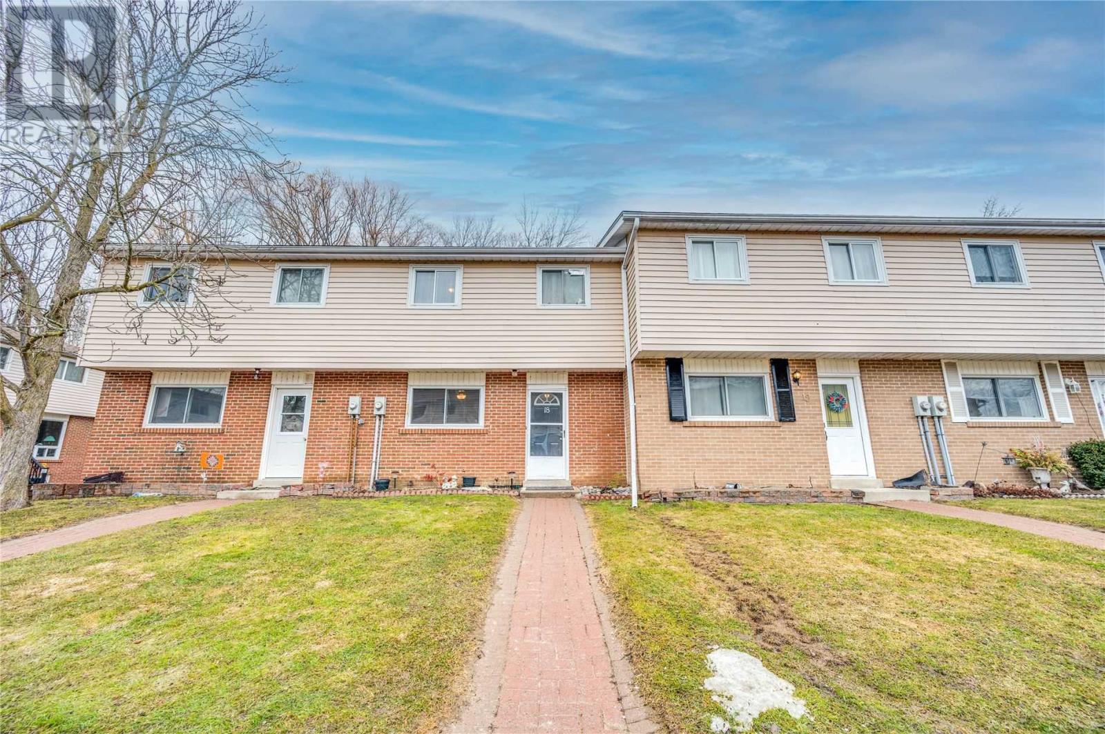 18-40 East Street, Georgina, ON, L0E 1R0