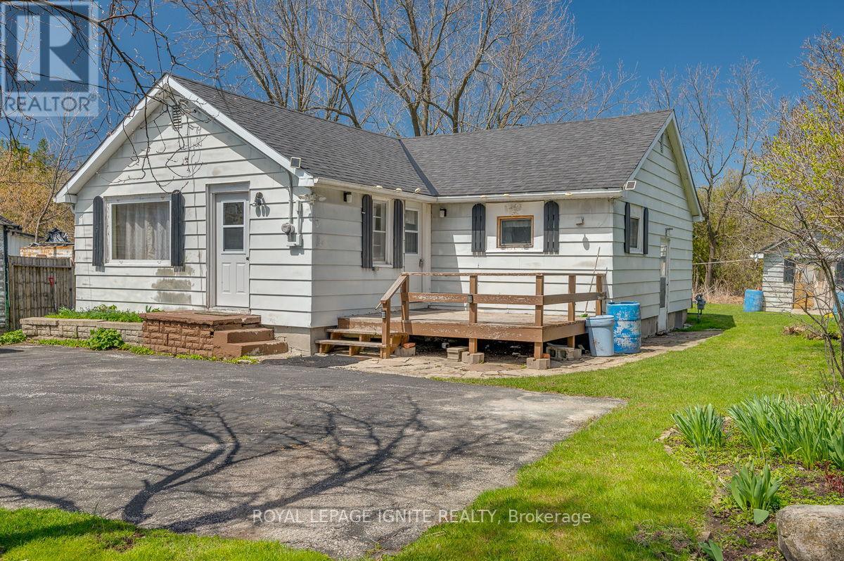 10 Clovelly Cove Road, Georgina, ON, L0E 1E0