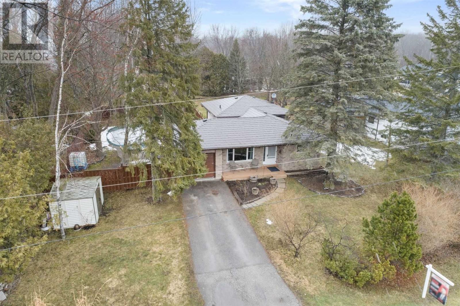 12 Easy Street, Georgina, ON, L0E 1N0