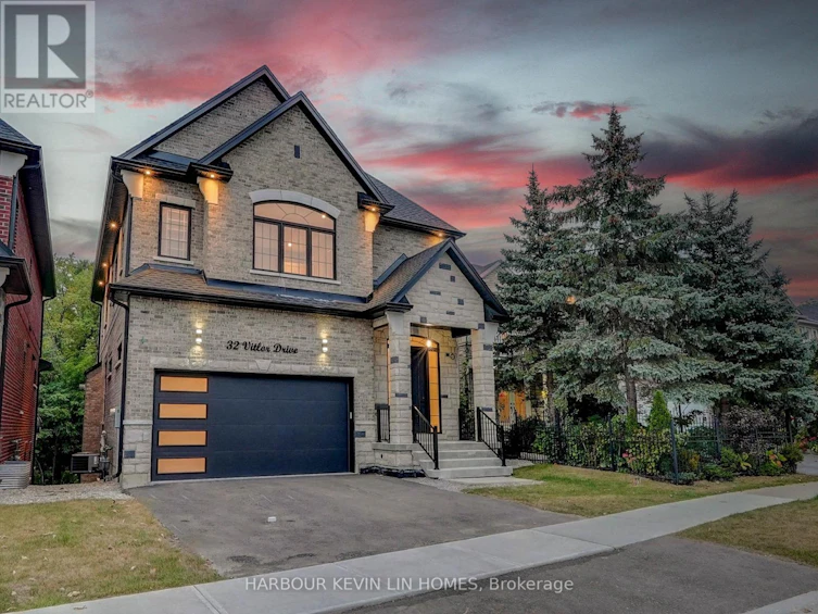 32 Vitlor Drive, Richmond Hill, ON, L4E 3W3