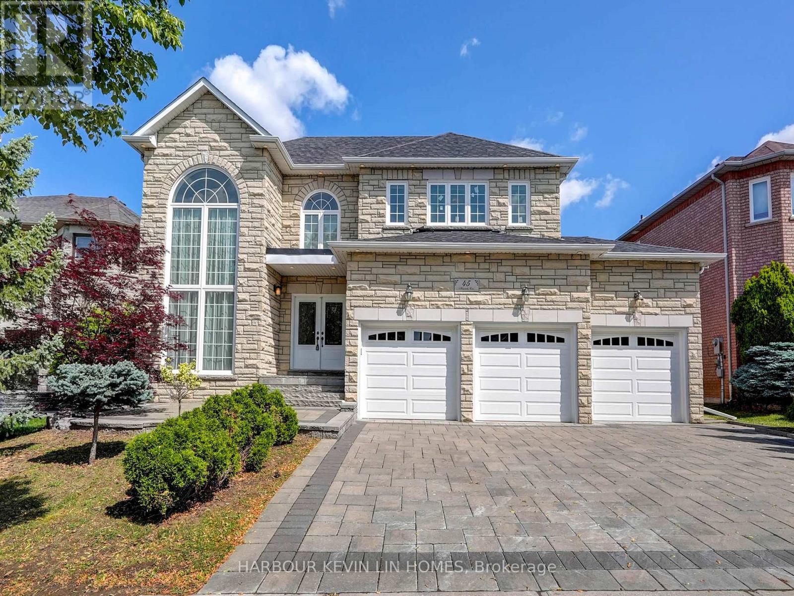 45 Henricks Crescent, Richmond Hill, ON, L4B 3W4