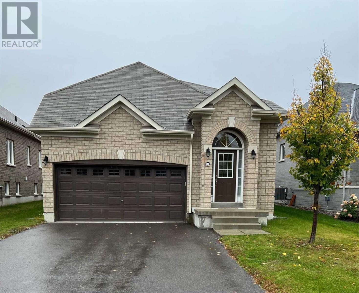 10 Academy Avenue, Wasaga Beach, ON, L9Z 0G9