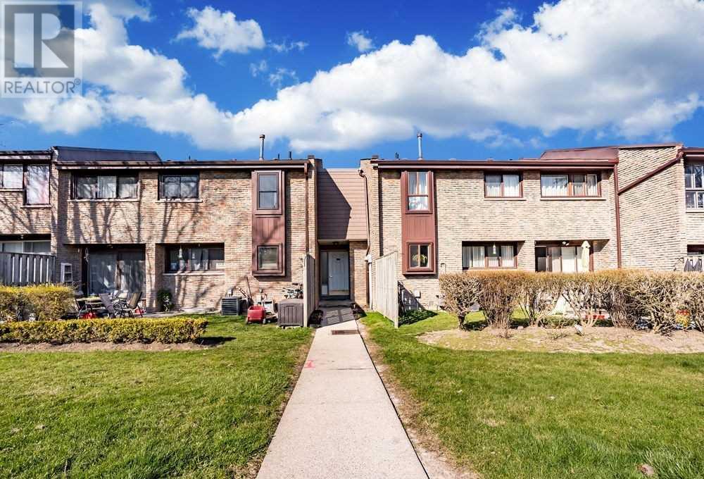 8-2605 Woodchester Dr  