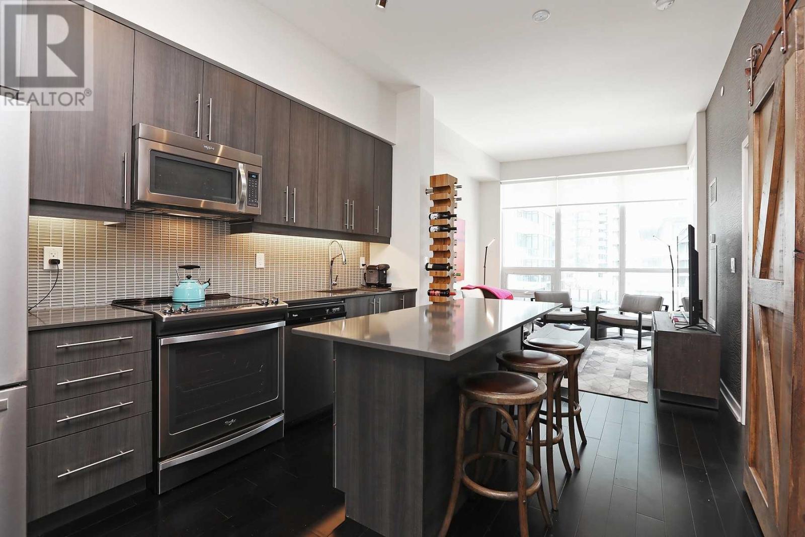 604-510 Curran Pl  