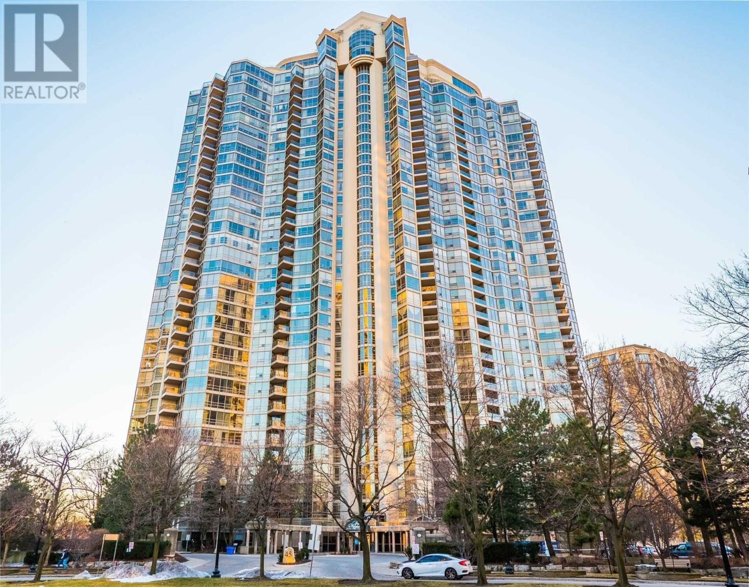 304-45 Kingsbridge Garden Cir  
