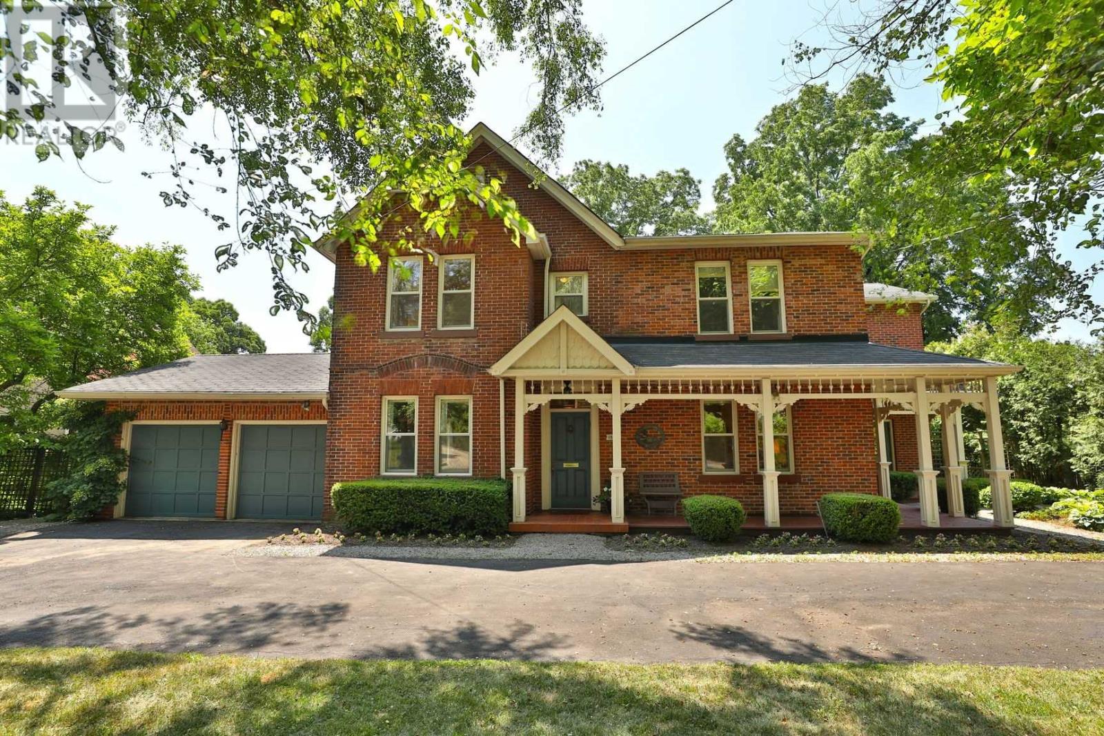 1196 Stavebank Rd  