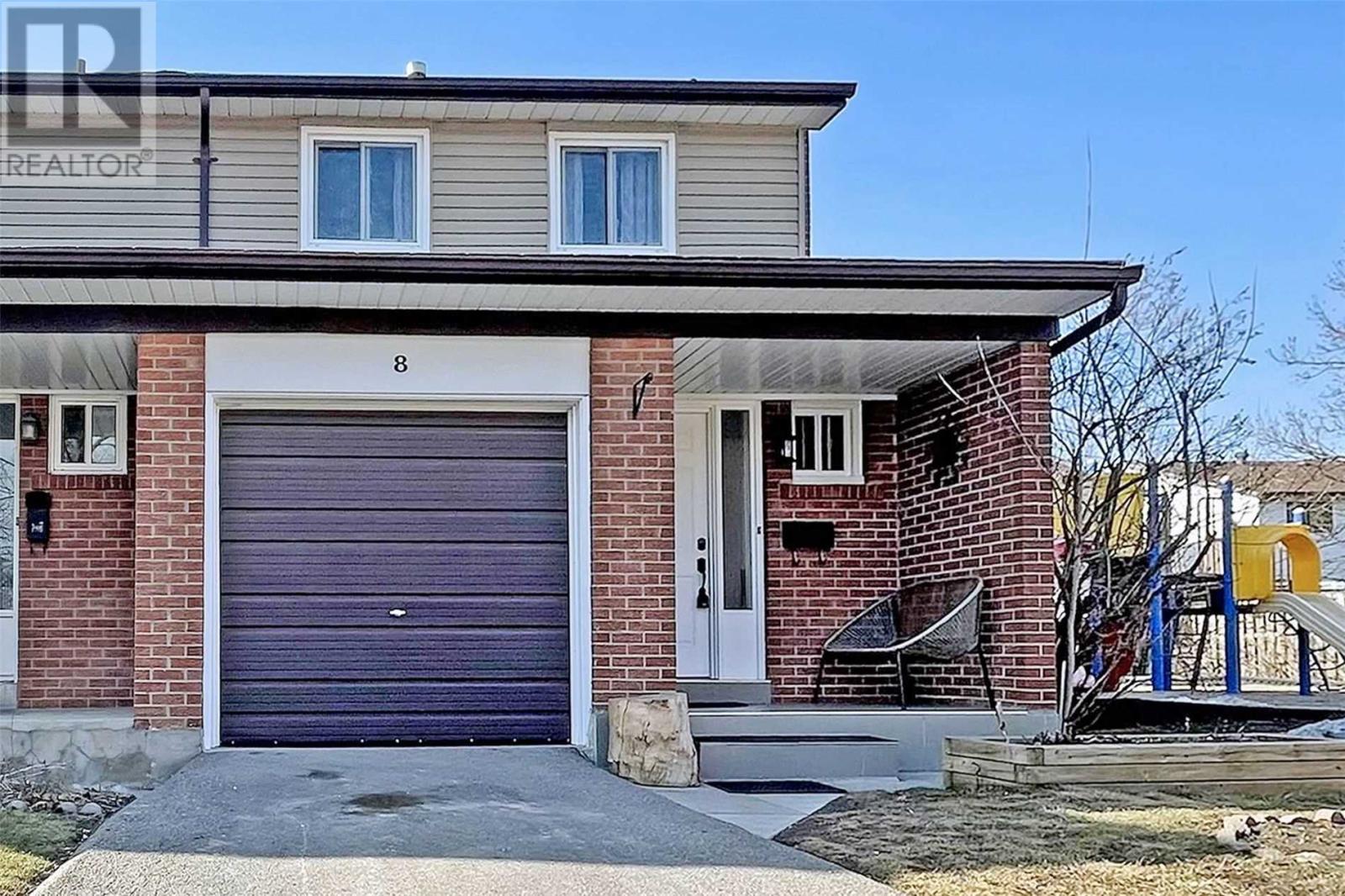 8-3025 Cedarglen Gate, Mississauga, ON, L5C 2V7