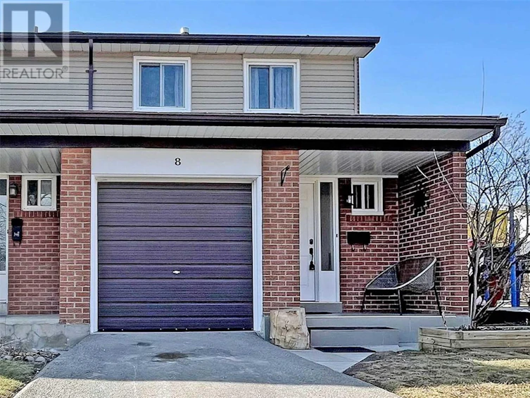 8-3025 Cedarglen Gate, Mississauga, ON, L5C 2V7
