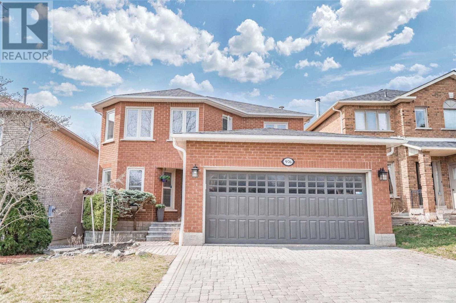 976 Silver Birch Tr  