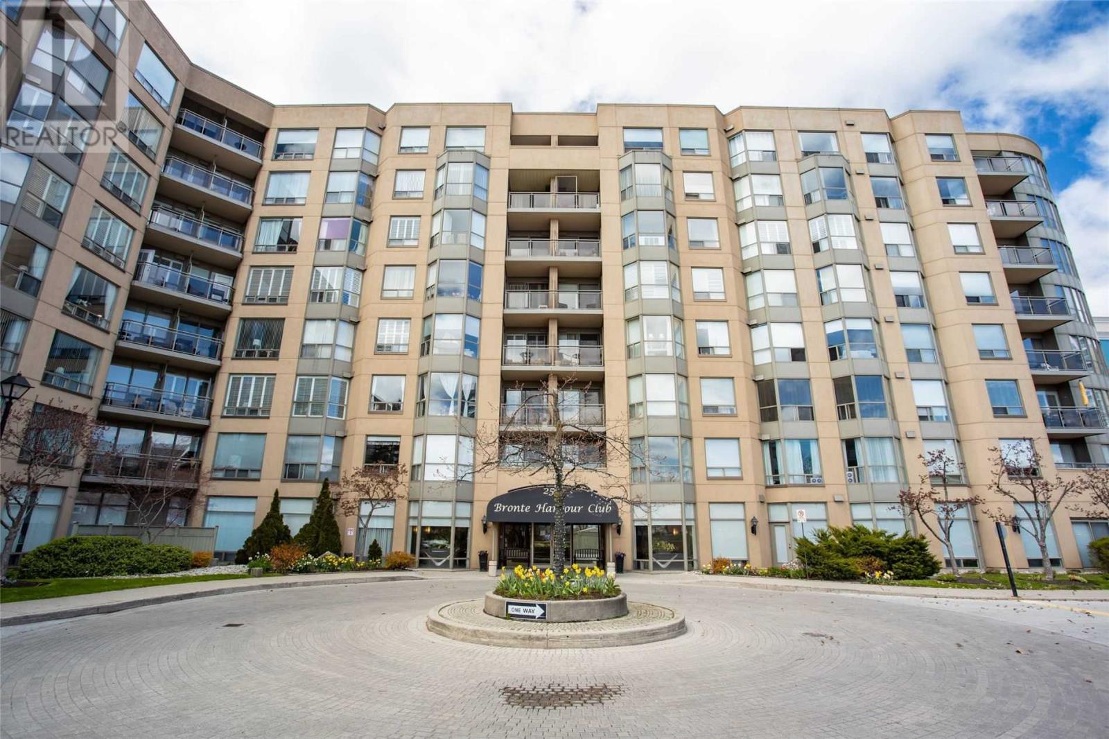 603-2511 Lakeshore Road West, Oakville, ON, L6L 6L9