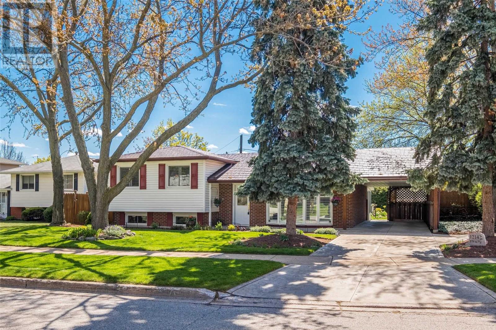 1214 Nottingham Avenue, Burlington, ON, L7P 2R6