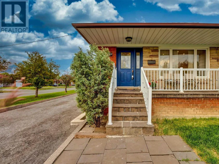 7281 Harwick Drive, Mississauga, ON, L4T 3A6