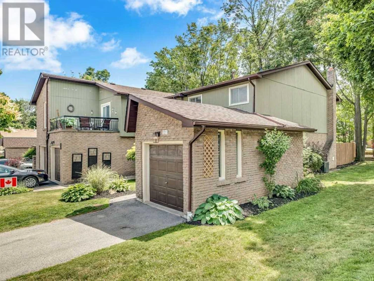 121-2301 Cavendish Drive, Burlington, ON, L7P 3M3
