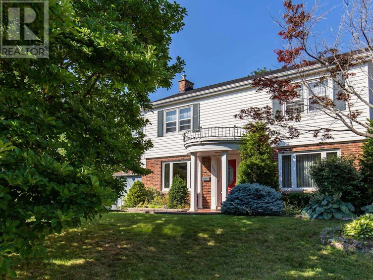2043 Courtland Drive, Burlington, ON, L7R 1R7