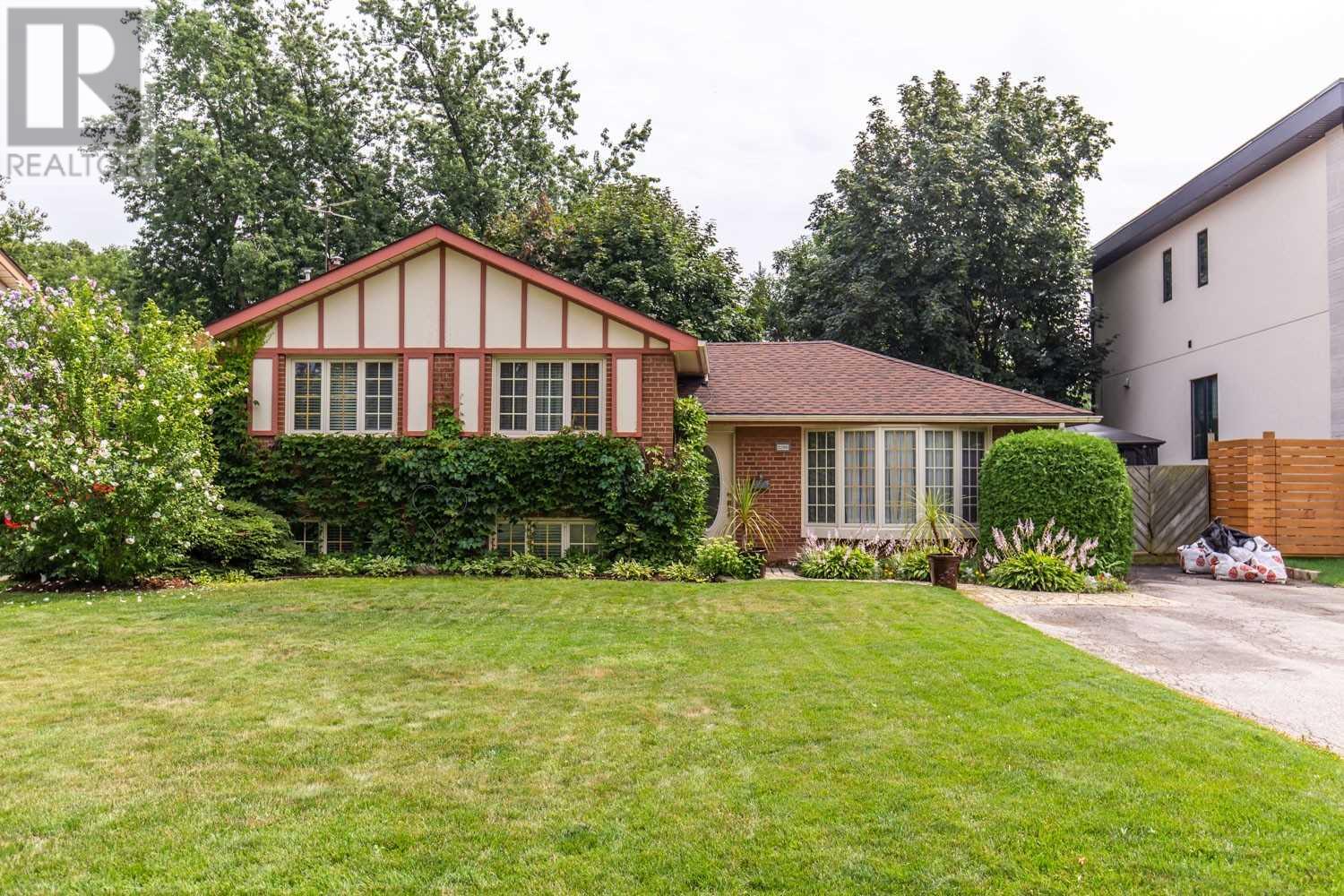 5288 Mericourt Road, Burlington, ON, L7L 3R3