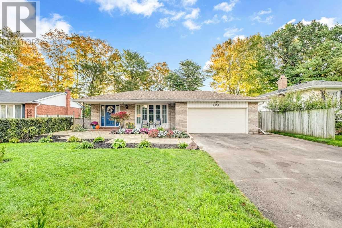4434 New Street, Burlington, ON, L7L 1T7