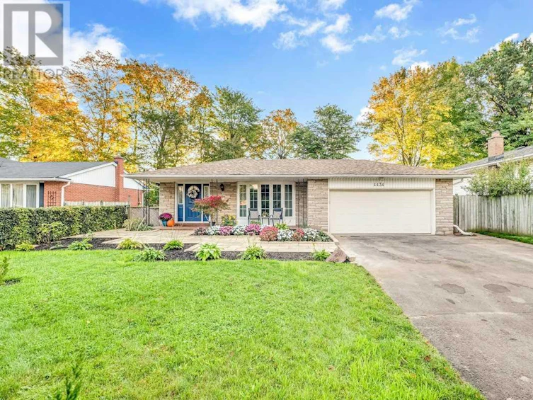 4434 New Street, Burlington, ON, L7L 1T7