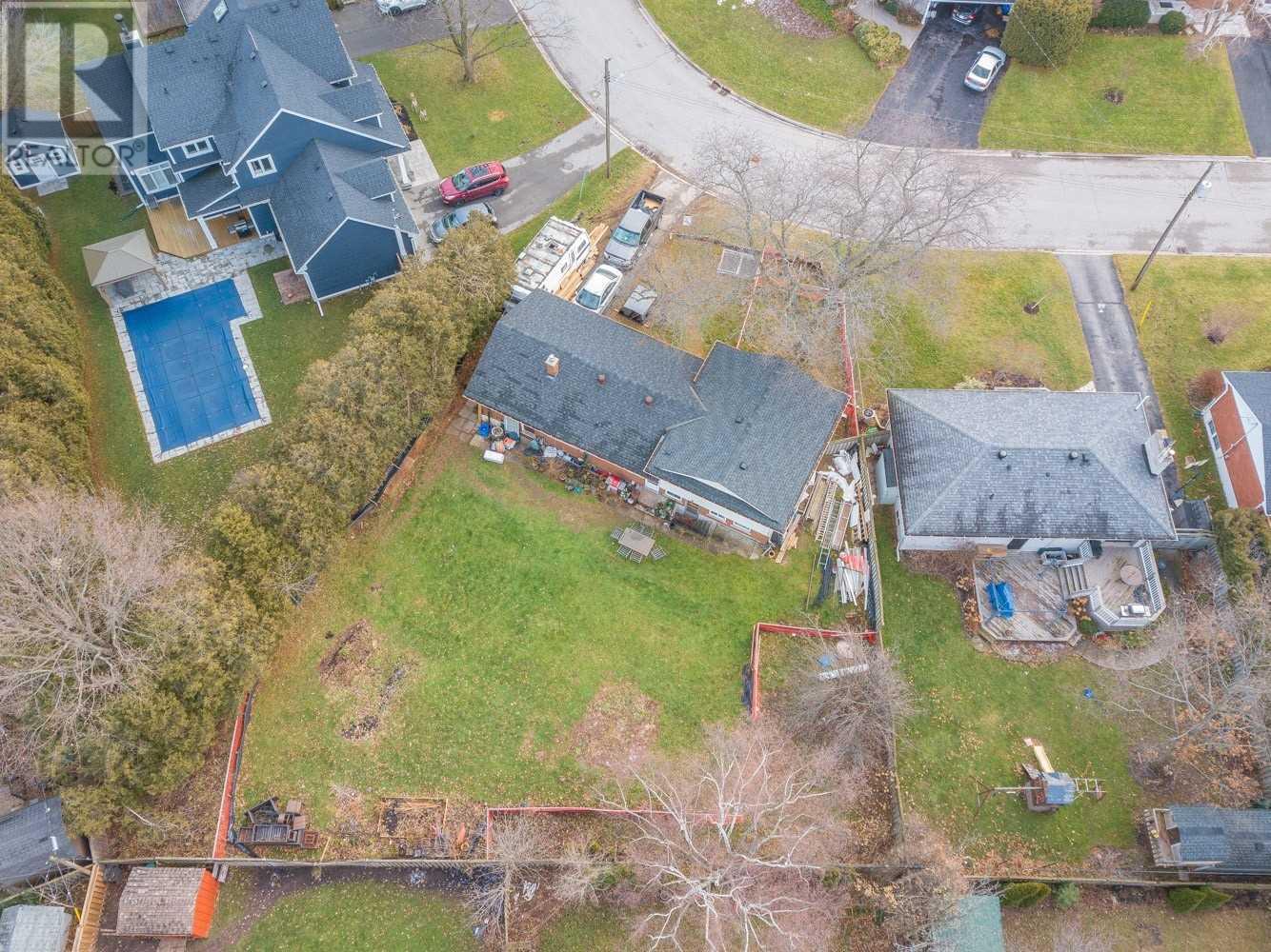 271 Kent Crescent, Burlington, ON, L7L 4T2