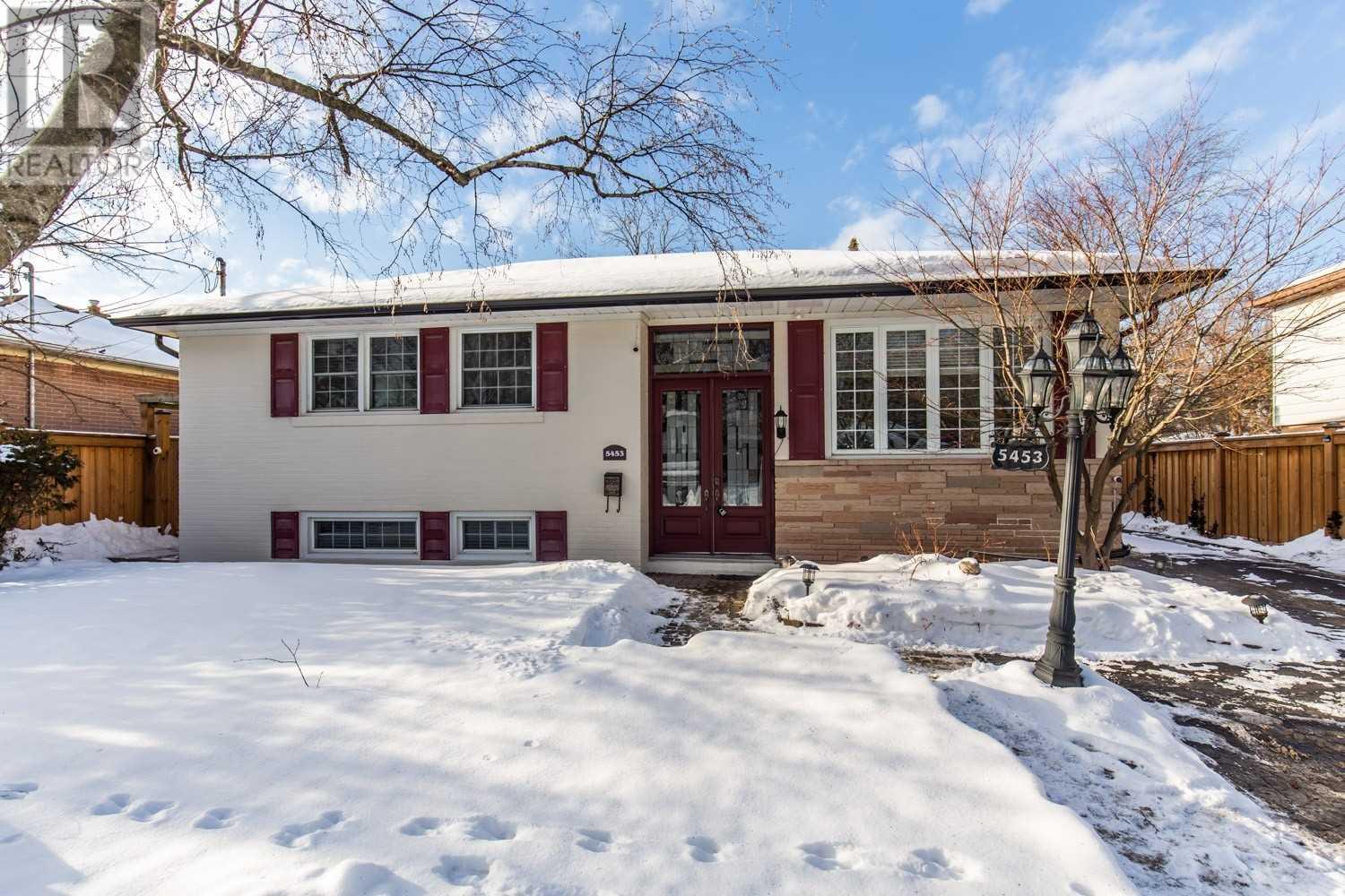 5453 Spruce Avenue, Burlington, ON, L7L 1N8