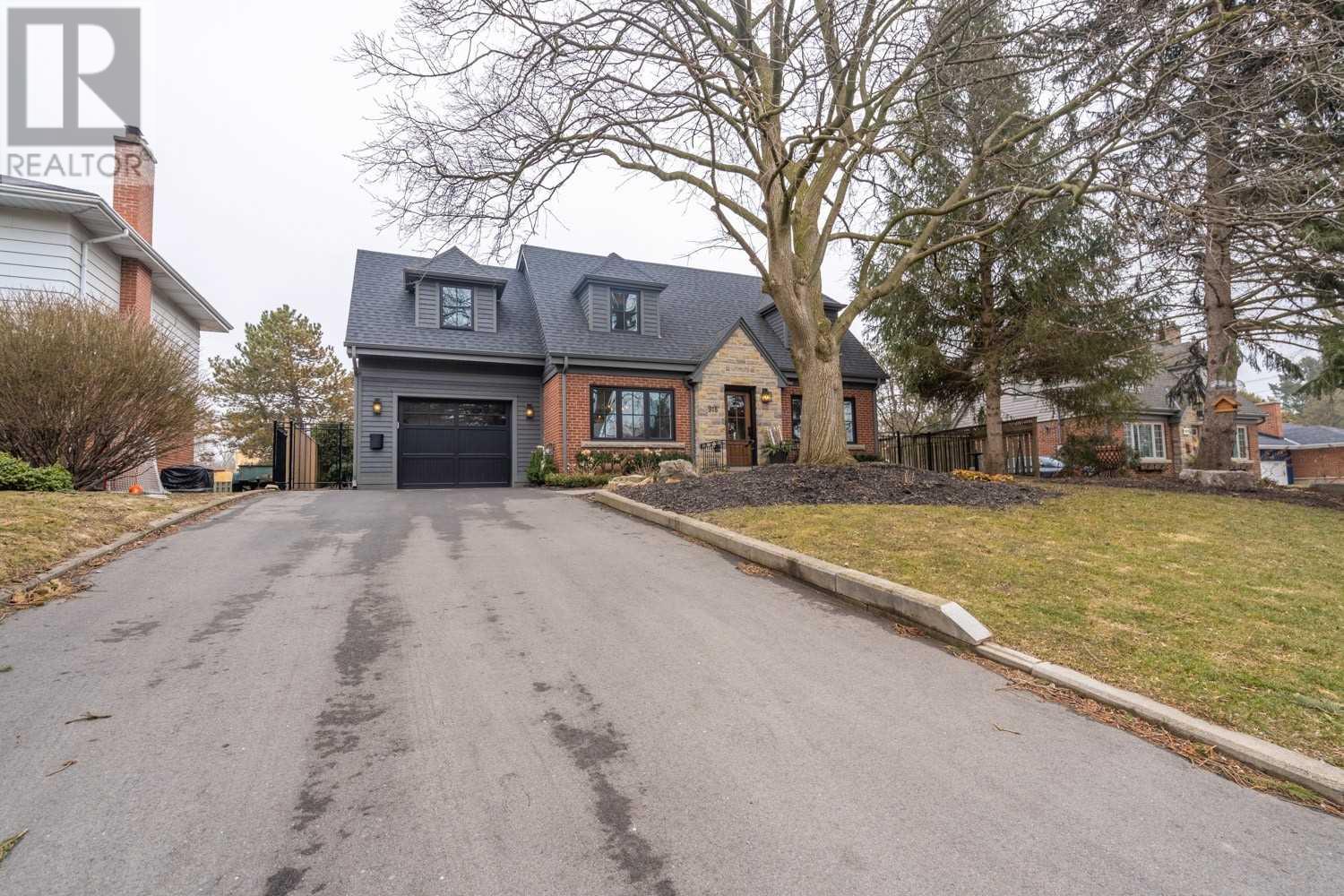 915 Condor Drive, Burlington, ON, L7T 3B1