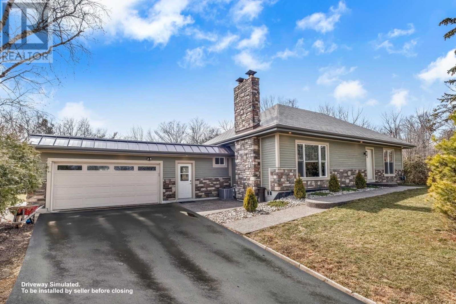 1724 Waterdown Road, Burlington, ON, L7P 5A1