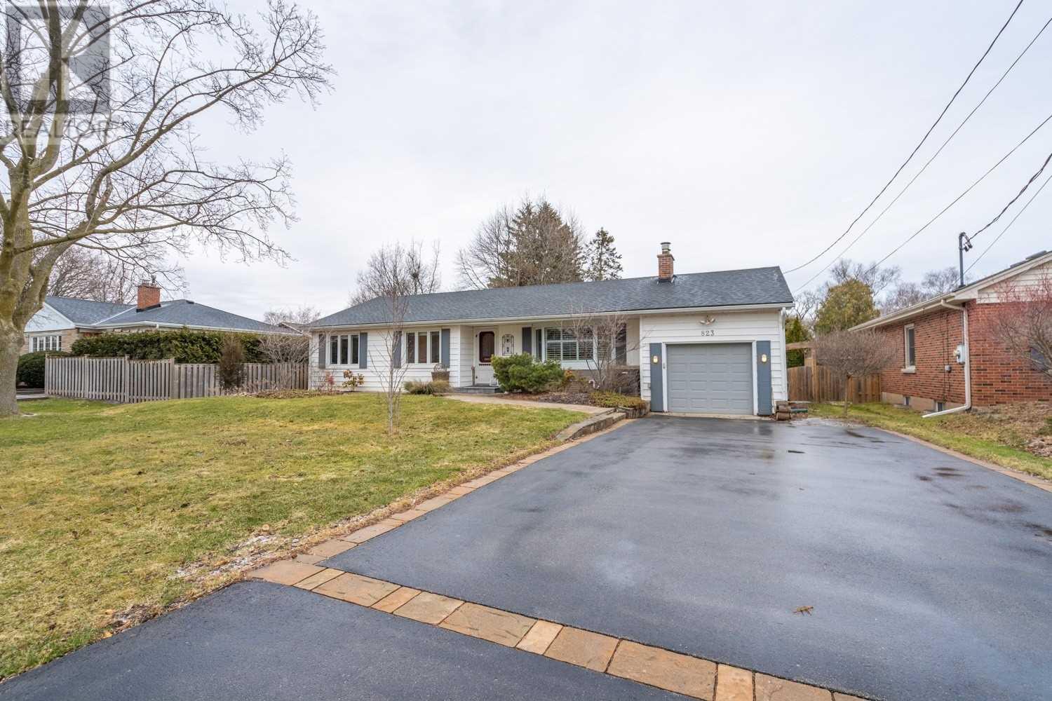 823 Eagle Drive, Burlington, ON, L7T 3A1
